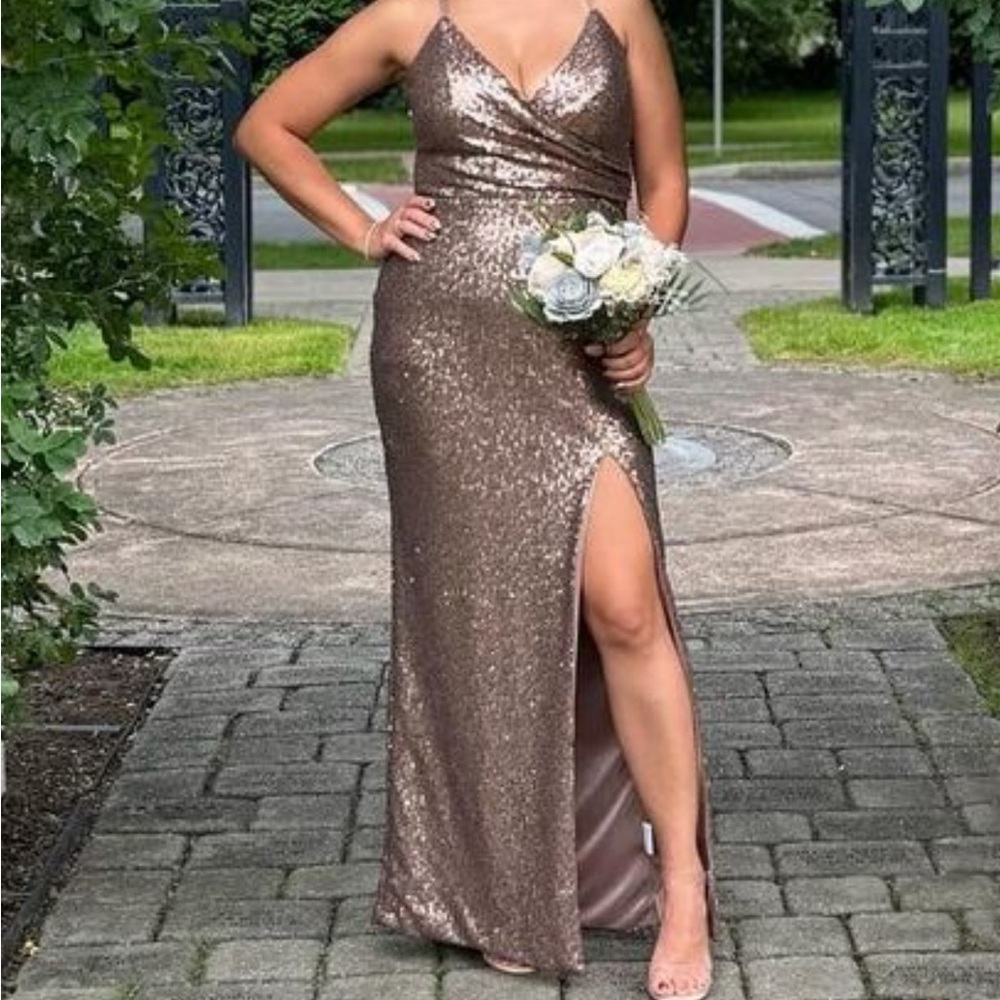 Rava Sequin Dress 
Color: Matte Bronze
Length: Petite Maxi: 41 in waist to hem